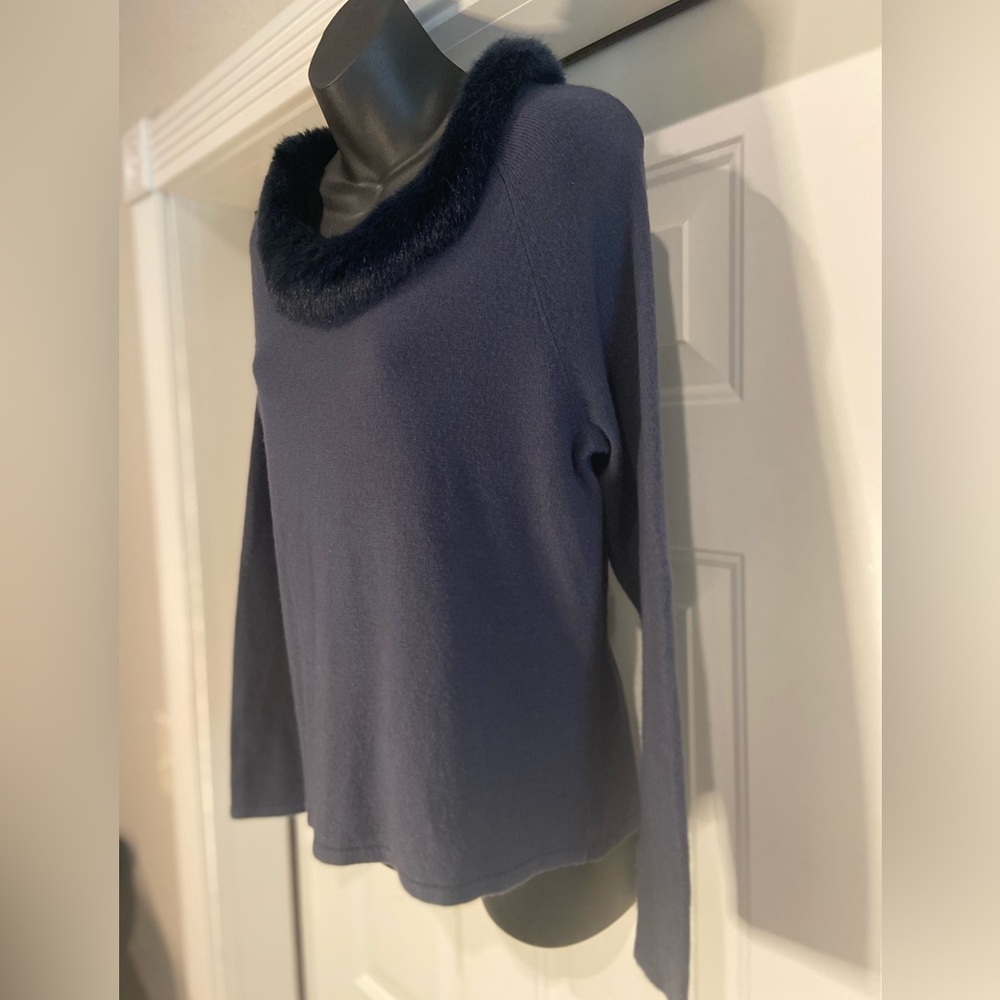 Norton McNaughton~Elegant~Fitted Knit Sweater~Detachable Faux Fur Collar~Size M
